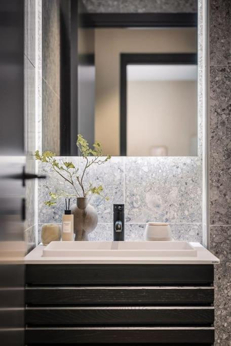 Stay L Luxurious Hideaway In Centrum Берген Екстериор снимка